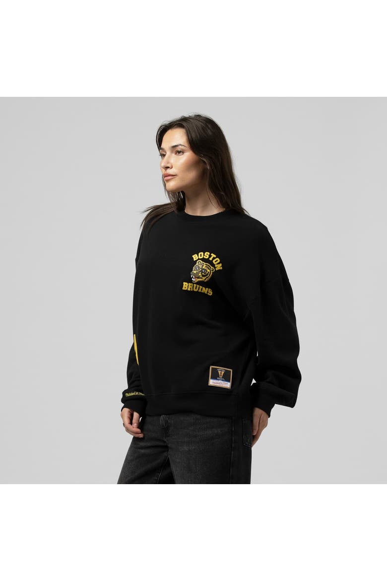 Women's Mitchell & Ness Black Boston Bruins Vintage Crewneck Sweatshirt, Main, color, Black