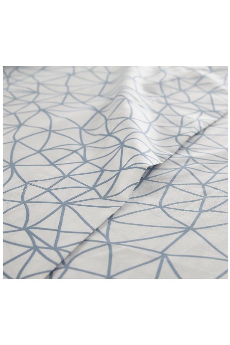 Queen Sized Modern Printed Sheet Set - Blue /White, Alternate, color, GEOMETRIC MAZE - WHILE / BLUE