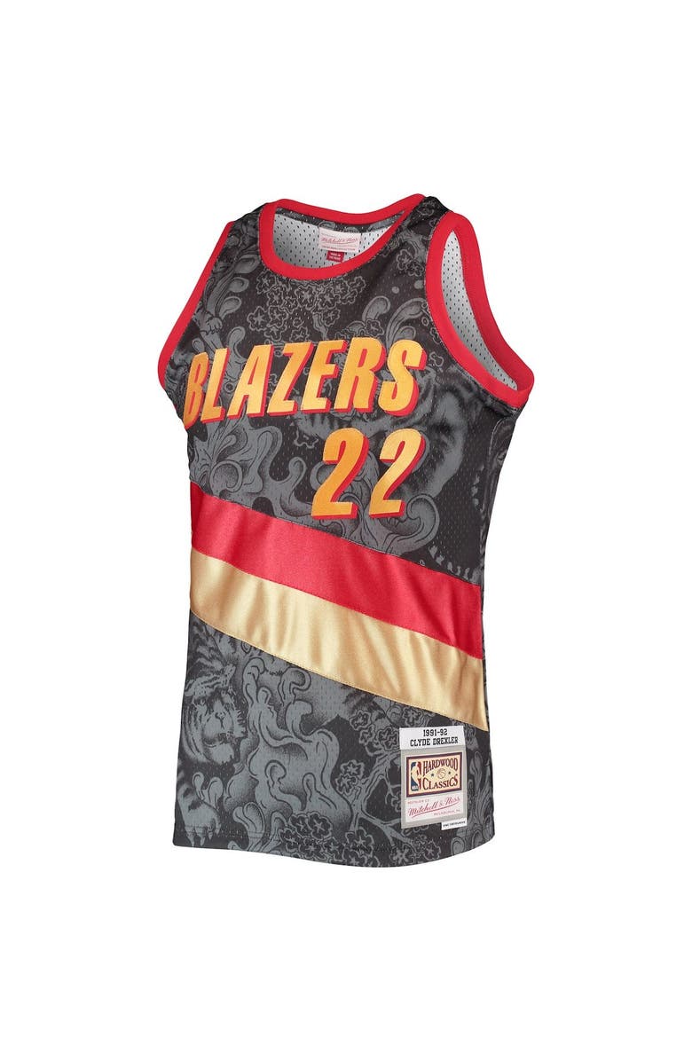 Mitchell & Ness Men's Mitchell & Ness Clyde Drexler Black Portland Trail Blazers Hardwood Classics 1991/92 Lunar New Year Swingman Jersey, Alternate, color,