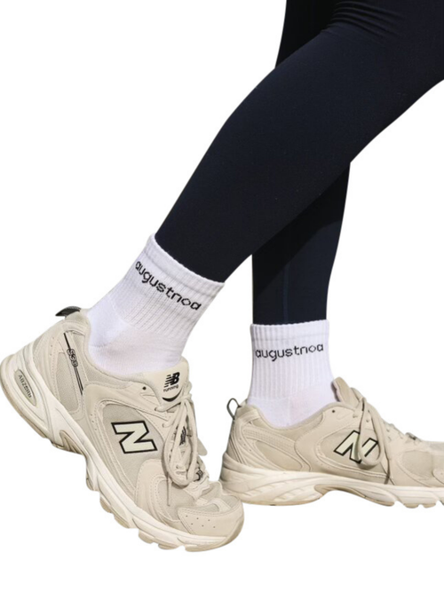 Augustnoa Best Ankle Socks In White