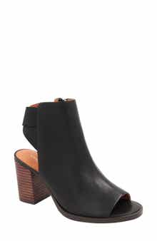 André Assous Zazie Peep Toe Sandal