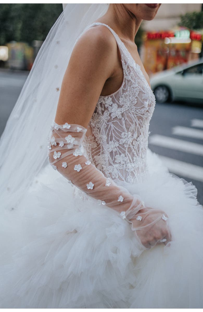 Untamed Petals Valiant Sheer Gloves, Alternate, color, Ivory