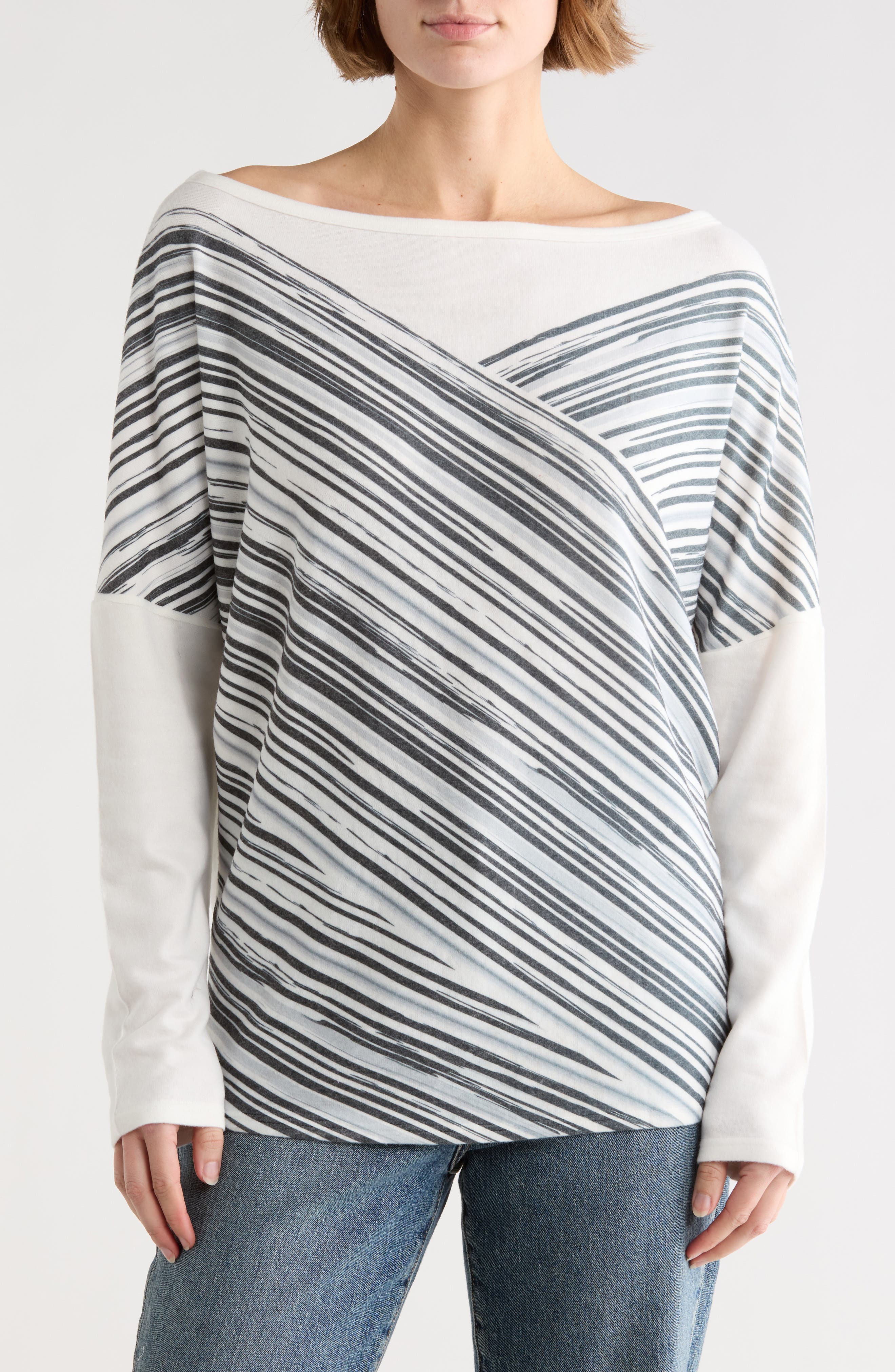 WHITE/ BLACK LINES