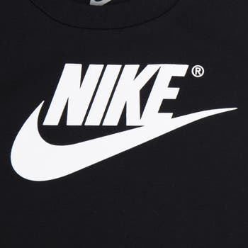 Futura T-Shirt & Shorts Set