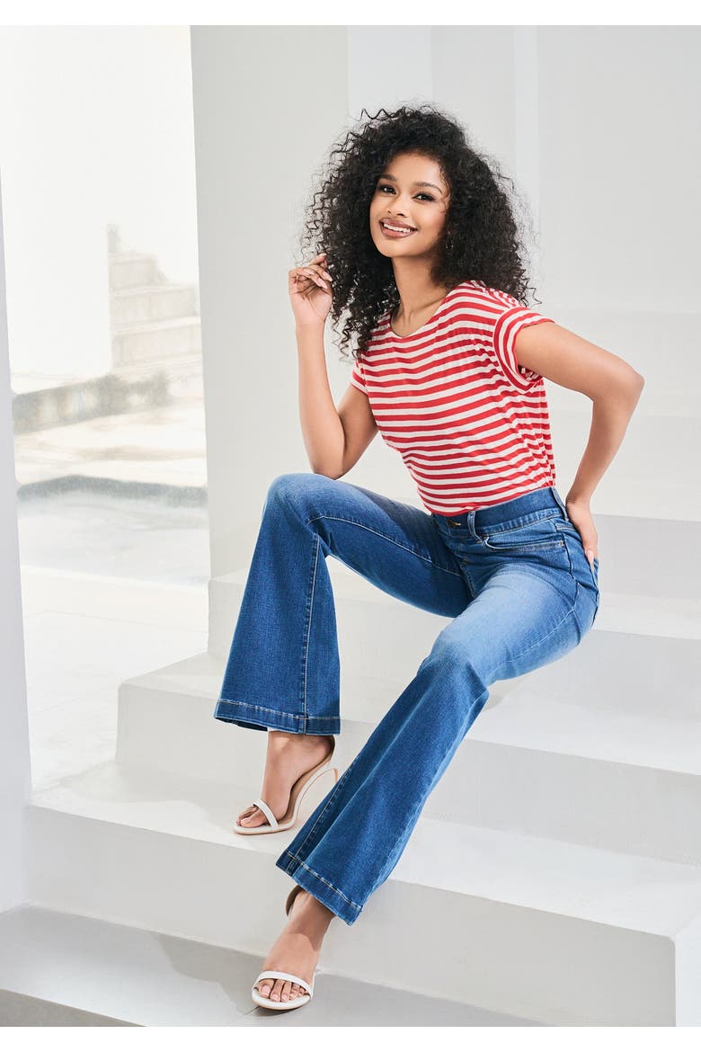 Signature Mid Rise Stretch Denim Flare Leg Jeans, Alternate, color, Alamo Wash