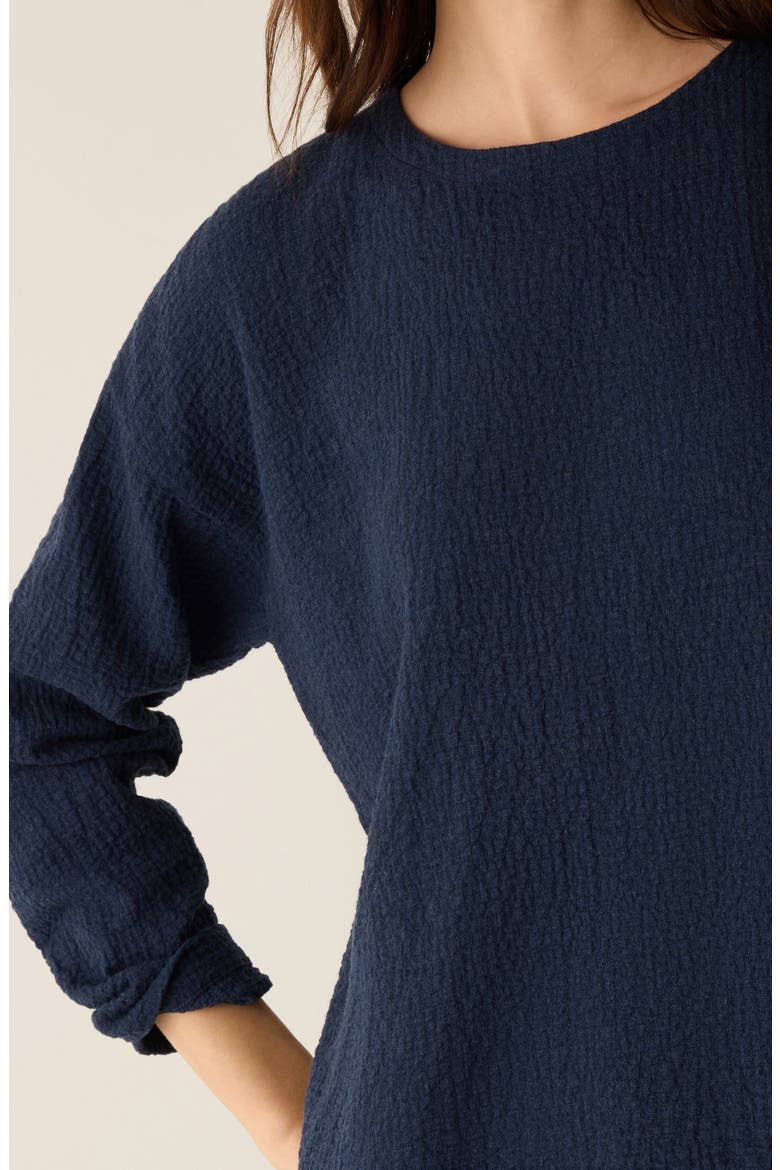 Crinkled Boxy Long Sleeve Stretch Organic Cotton Top, Alternate, color, INK