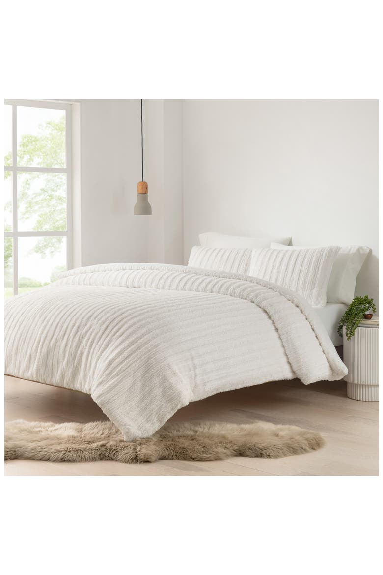 Kenzie King Line Textured Plush Comforter & Sham Set, Alternate, color, SNOW