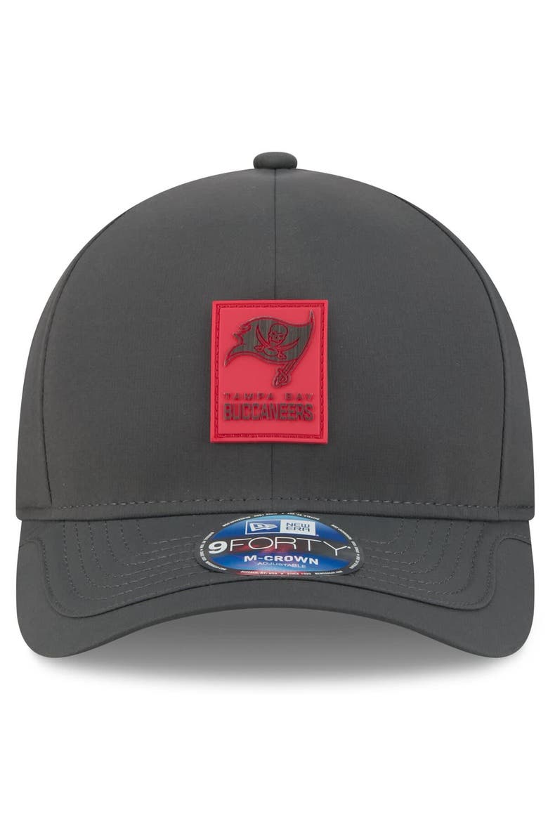 New Era Men's New Era Charcoal Tampa Bay Buccaneers 2025 Sideline Cold Weather 9FORTY M-Crown Adjustable Hat, Alternate, color, 