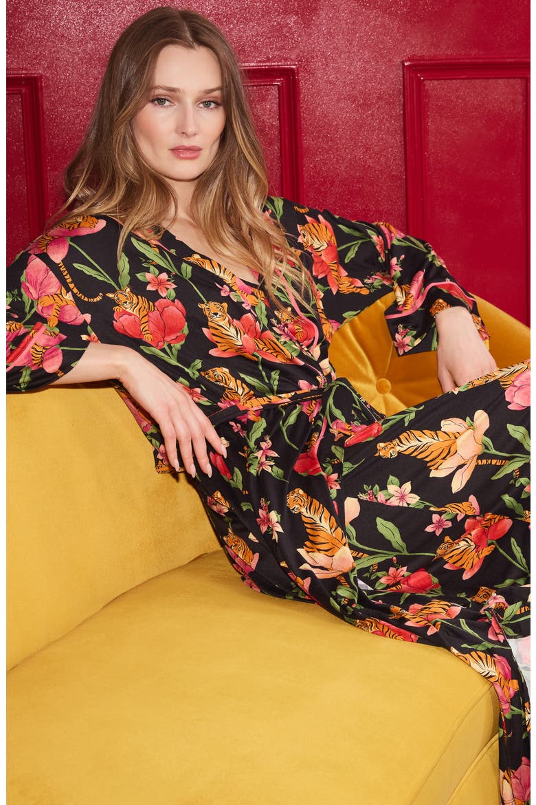 Print Long Robe, Alternate, color, BLKGRD FLR