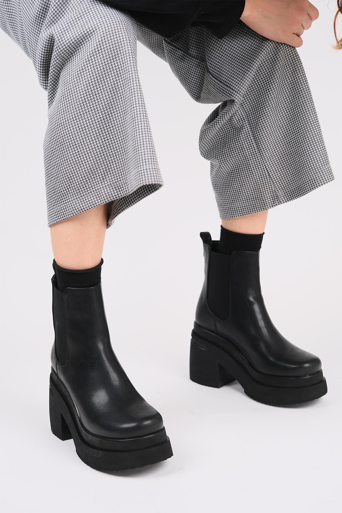 Prologue Shoes Antwerp Chelsea Boot, Alternate, color, Black Faux Leather