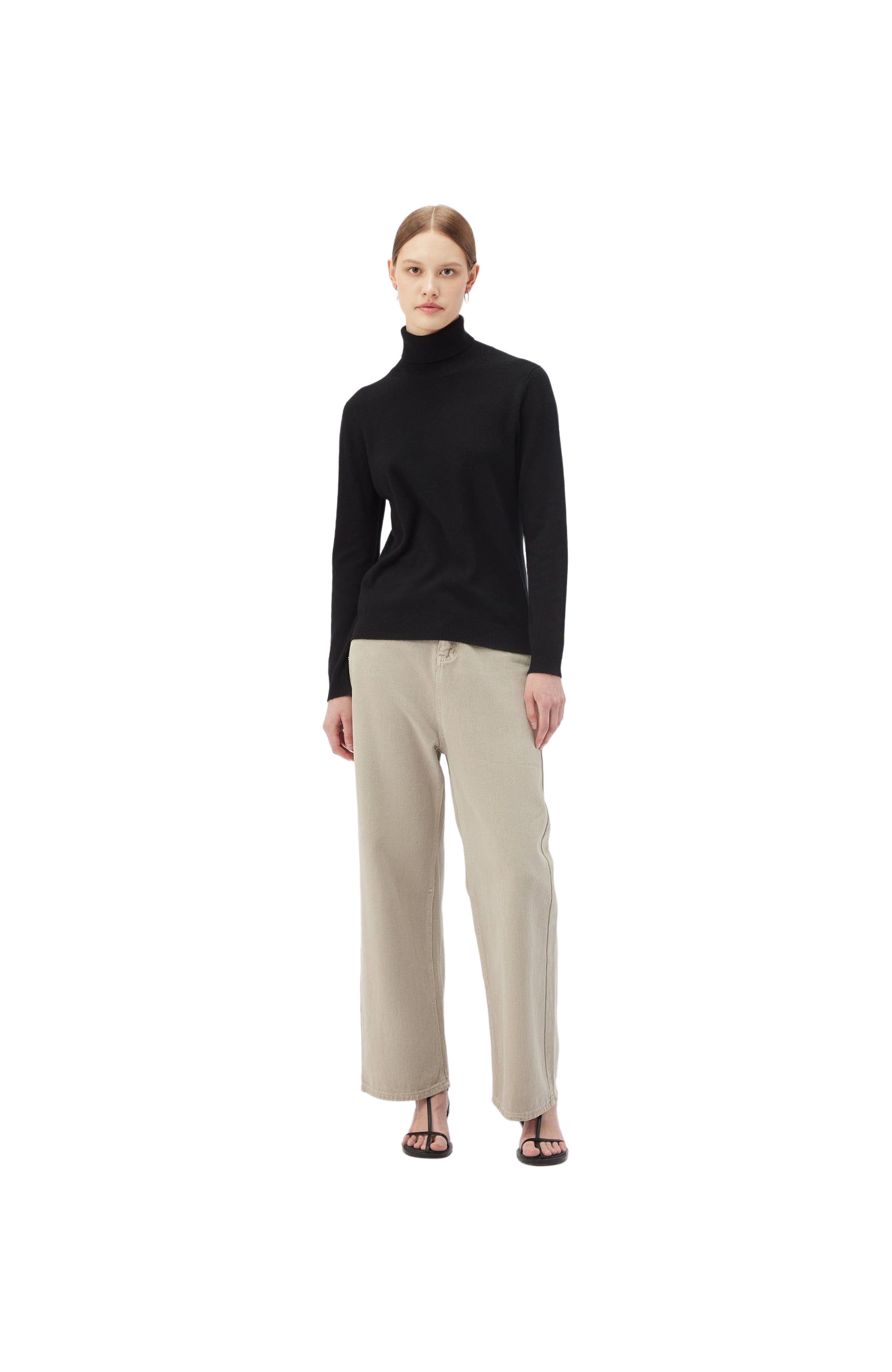 Essential Cashmere Turtleneck Sweater