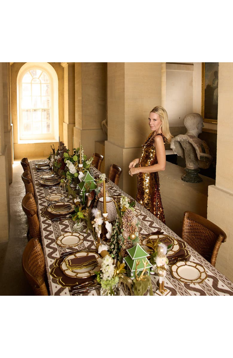 Mrs. Alice Serena Cabbage Dinner Plates, Alternate, color, Green