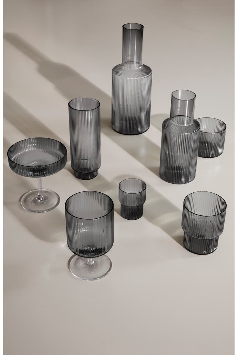 Set of 2 Ripple Wineglasses, Alternate, color, SMOKED GREY