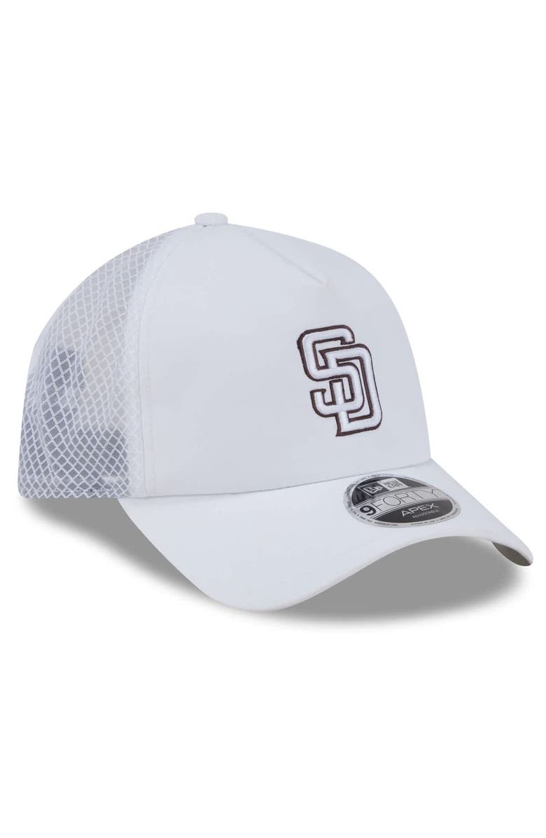 New Era Men's New Era White San Diego Padres 2026 Batting Practice Apex 9FORTY Adjustable Trucker Hat, Alternate, color, White