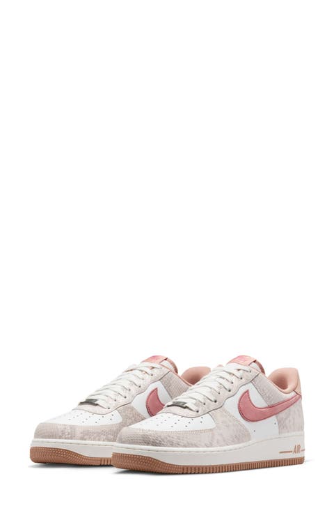 Air Force 1 '07 LV8 Basketball Sneaker (Men)