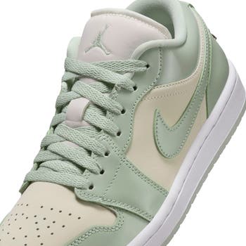 Air Jordan 1 Low SE Sneaker