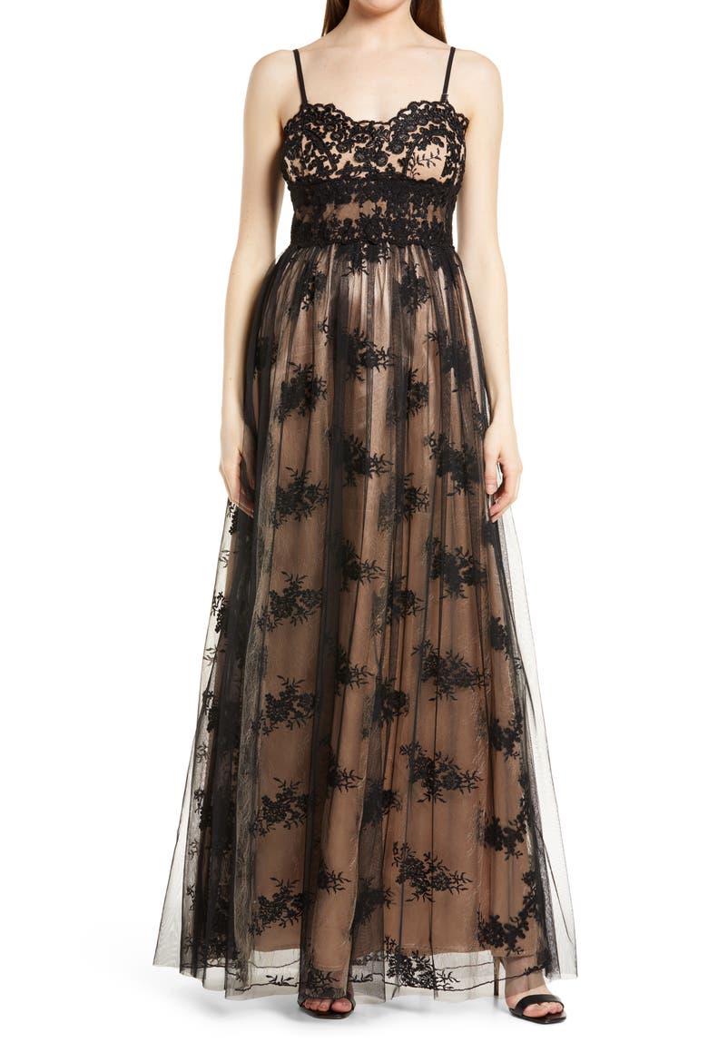 Utter Elegance Embroidered Sleeveless Lace Gown, Main, color, BLACK