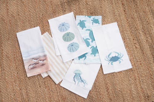 C & F Home C&f Home Sea Glass Crab Kitchen And Bathroom Graphic Print Hand Towel In Blue