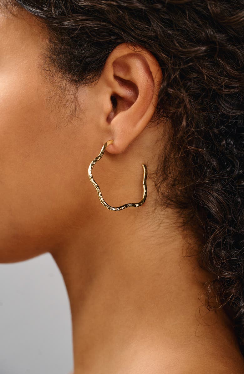 Kiara by Ki-Ele Sierra Hoop Earrings, Alternate, color, Gold
