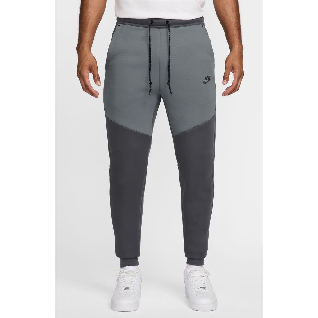 Nike Tech Fleece Joggers In Neutral