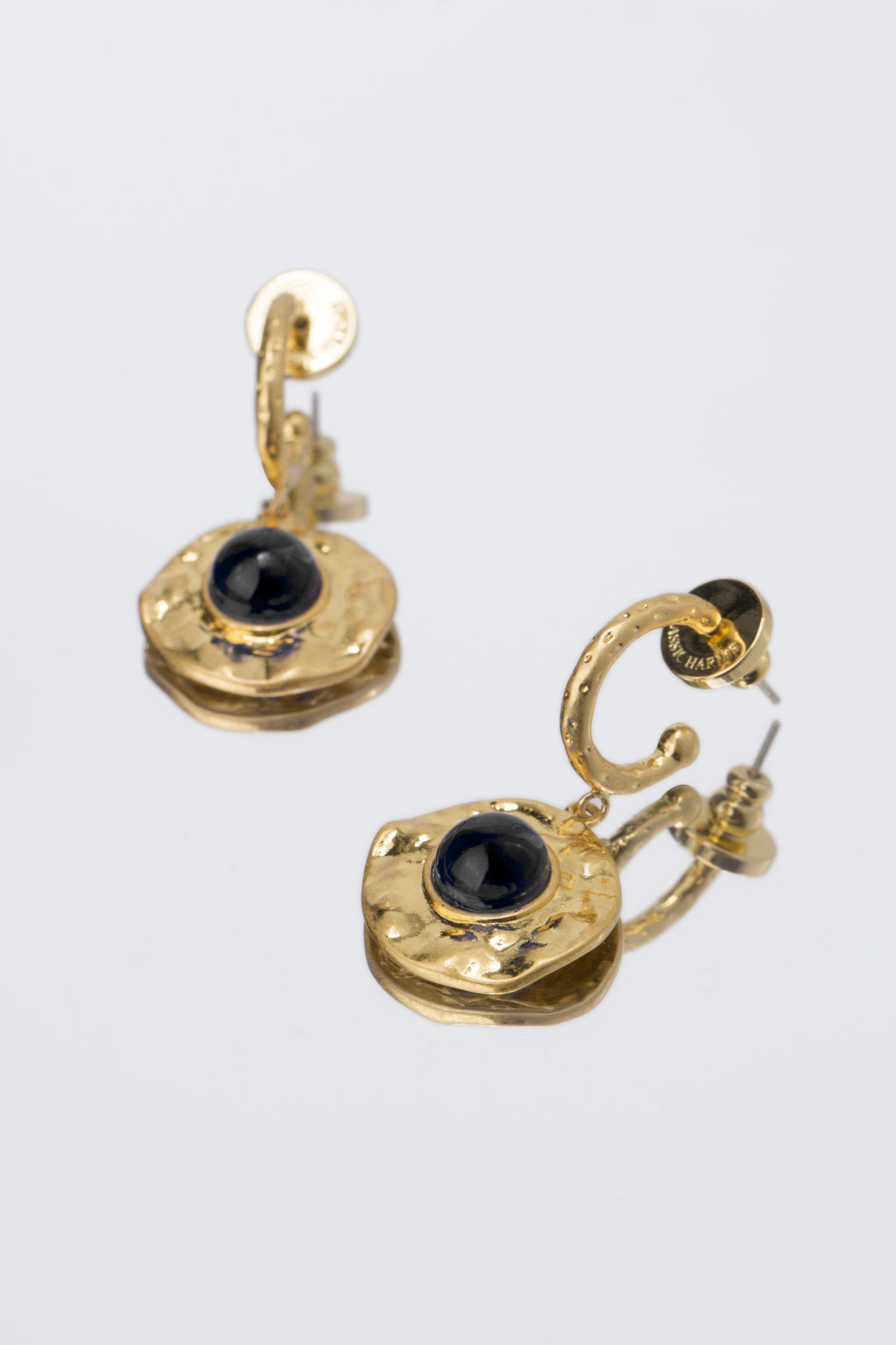 selected Gold/black