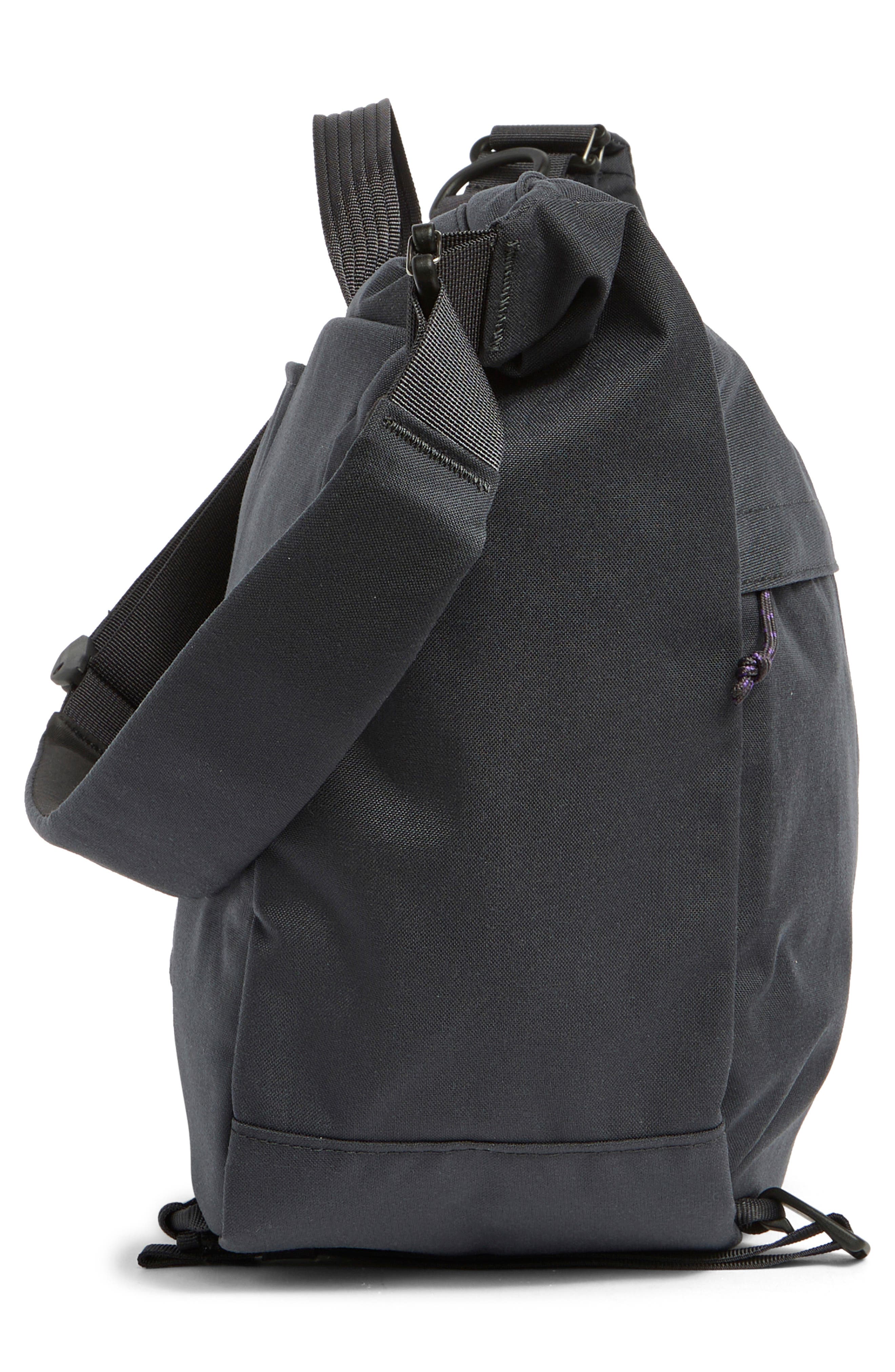 Fjällräven Farden Water Resistant Crossbody Bag, Alternate, color, Coal Black