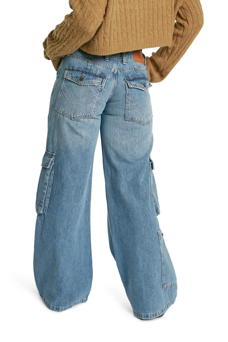 Puddle Low Rise Cargo Jeans, Alternate, color, MID VINTAGE
