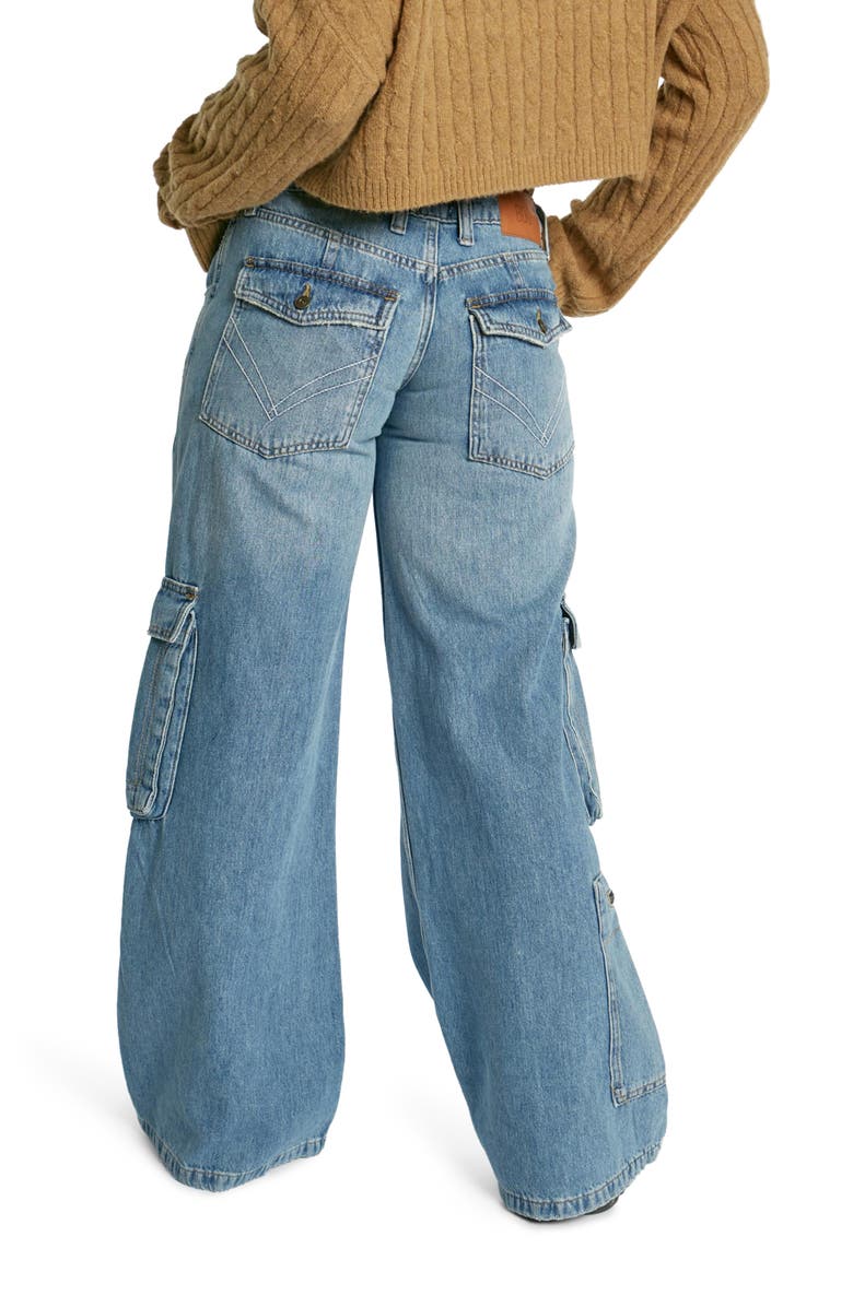 BDG Urban Outfitters Puddle Low Rise Cargo Jeans, Alternate, color,