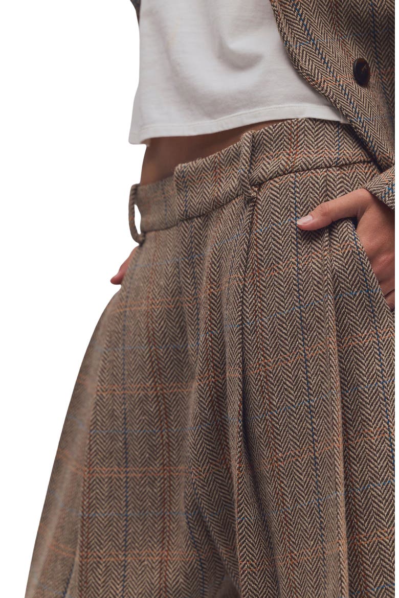 Early Start Trouser Shorts, Alternate, color, BROWN