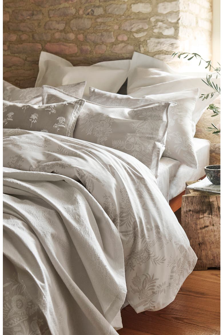 Beatrice Vintage Jacquard Coverlet & Sham Set, Alternate, color, White - Queen