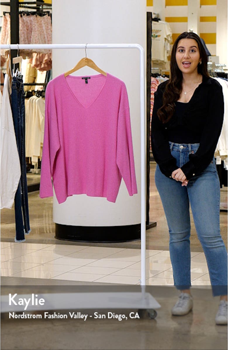 Boxy V-Neck Cashmere Sweater, sales video thumbnail