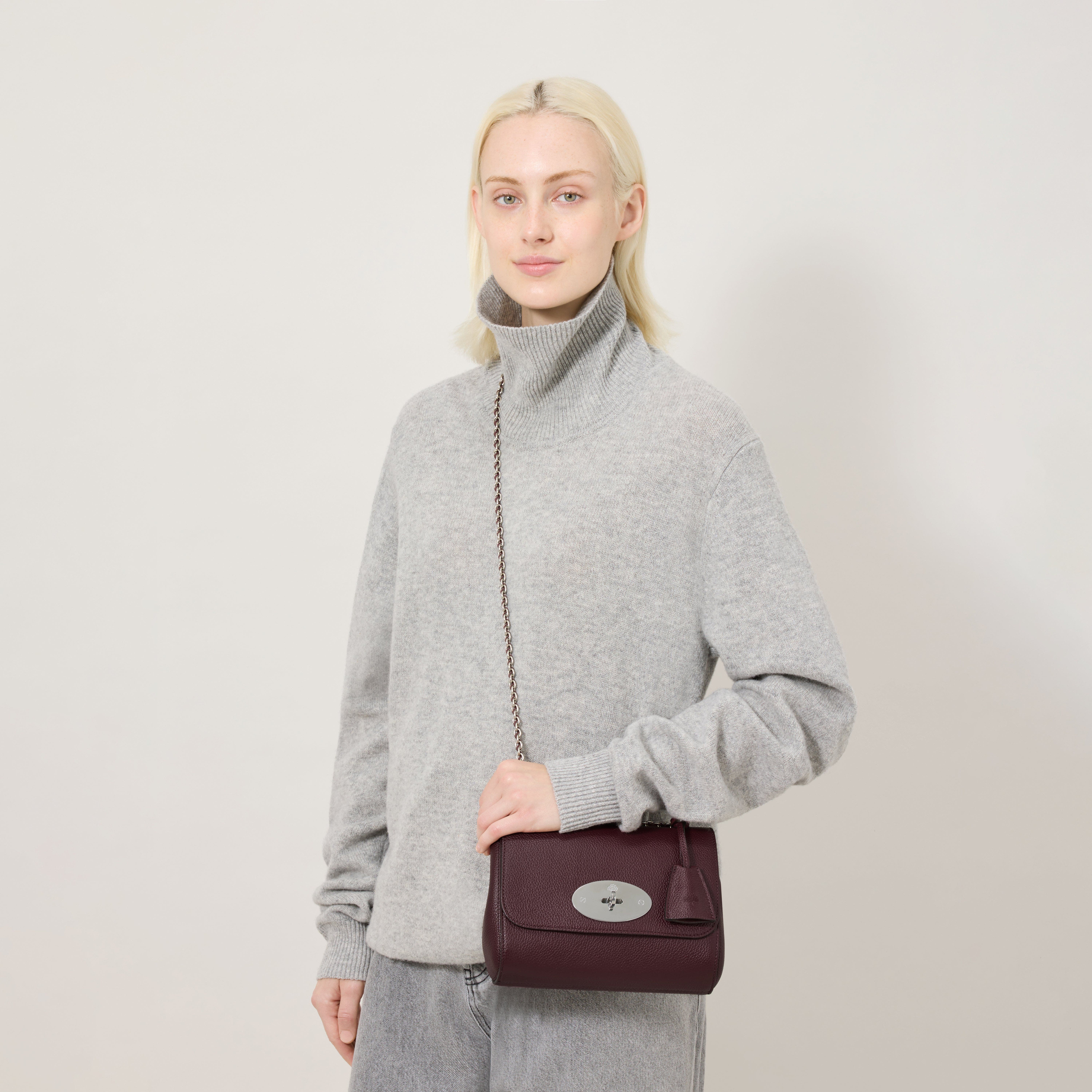 Mulberry Lily, Alternate, color, Black Cherry