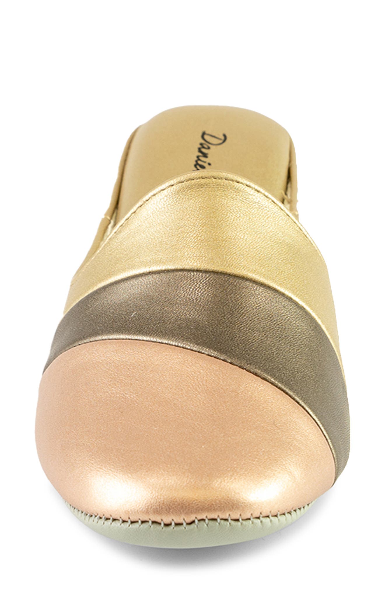 Daniel Green Denise Slipper, Alternate, color, 