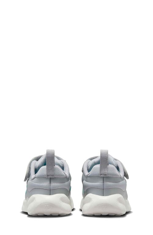 Nike Revolution 7 Sneaker