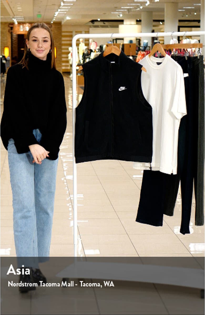 Club Fleece+ Winterized Vest, sales video thumbnail