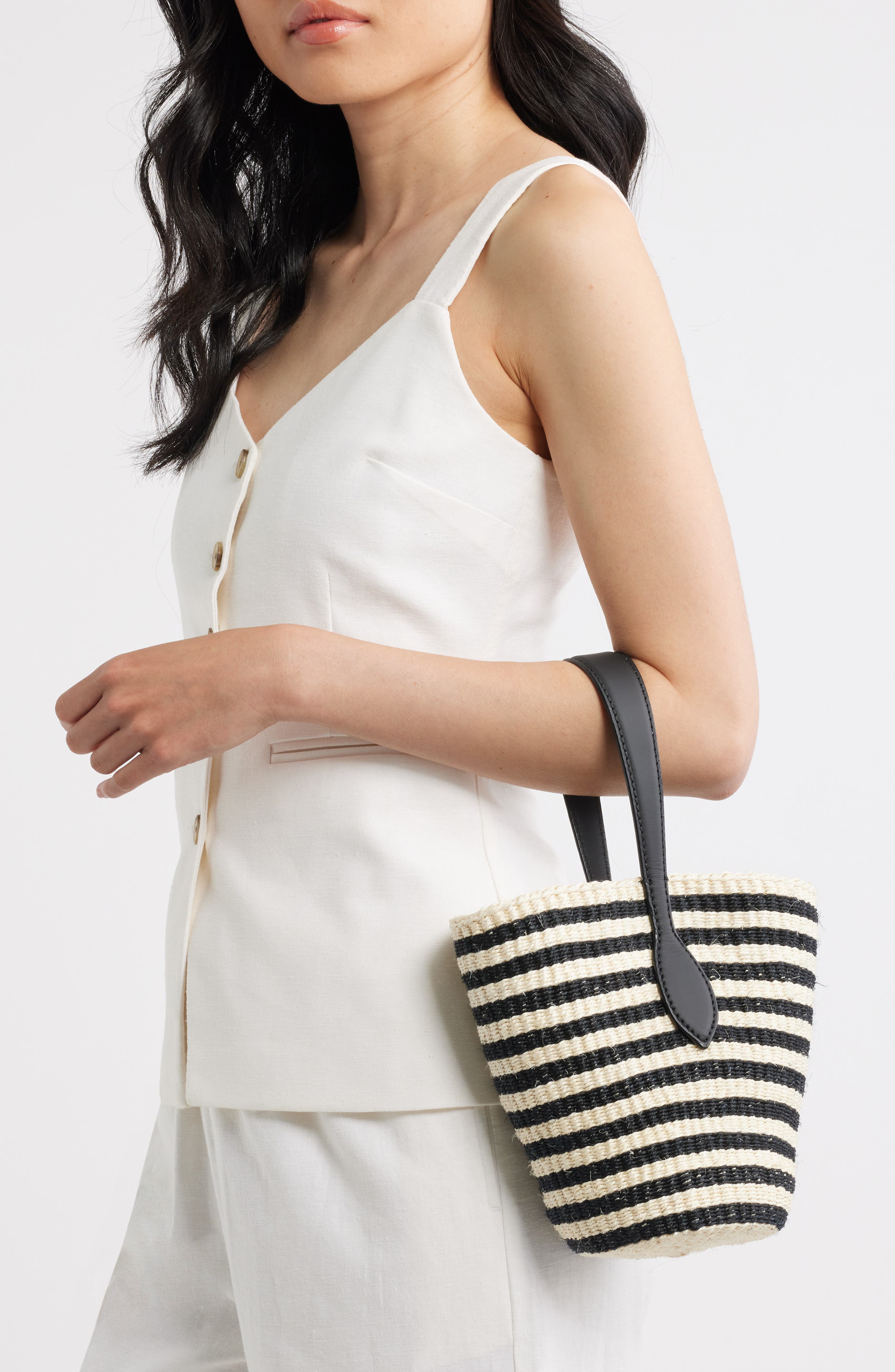 LIFFNER Single Handle Straw Basket Tote, Alternate, color, Black/ Cream
