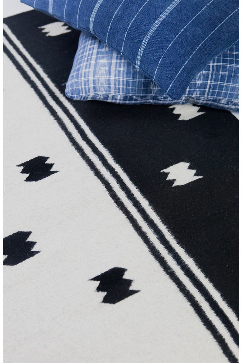 Zapotec Colorblocked Geometric Handwoven Flatweave Wool Rug, Alternate, color, Black