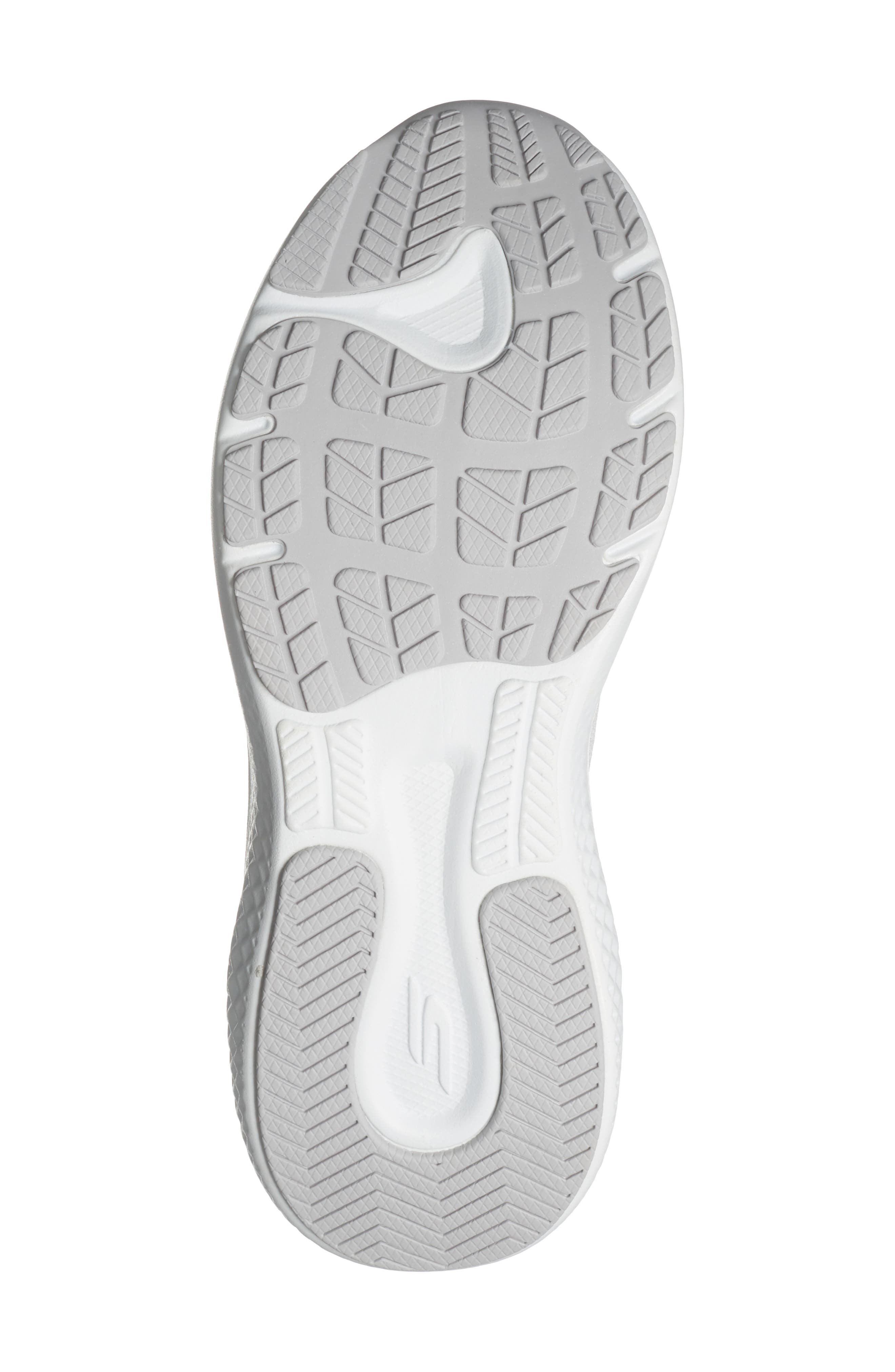 GO RUN Supersonic Max Running Shoe, Alternate, color, WHITE/ SILVER
