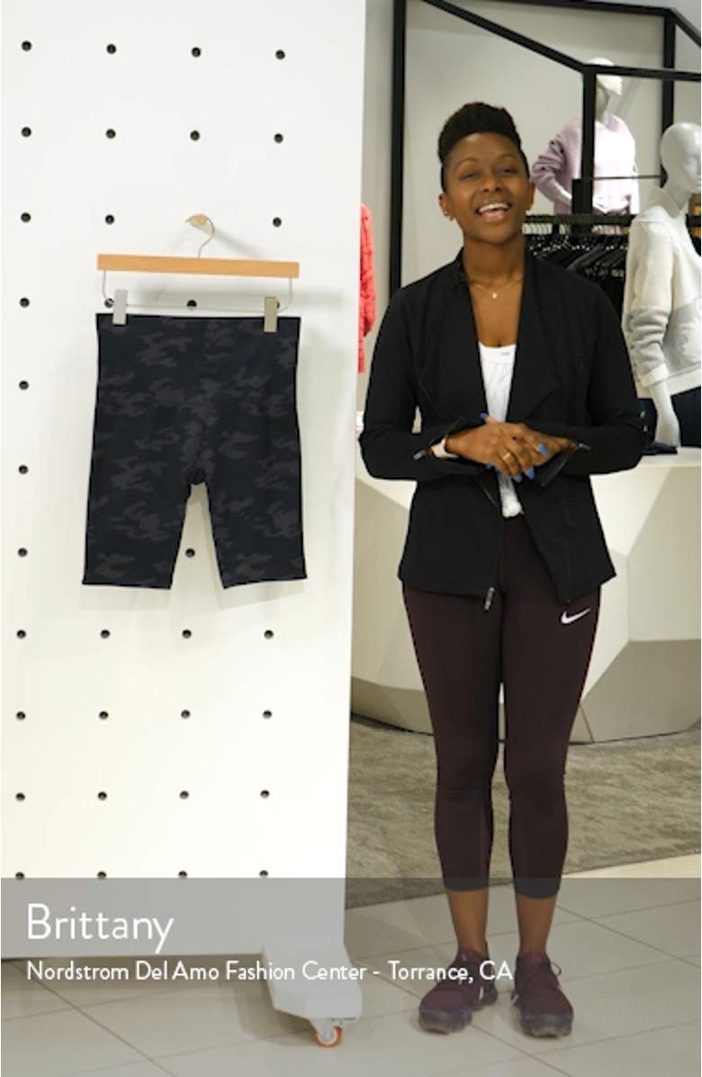 Look at Me Now Seamless Bike Shorts, sales video thumbnail