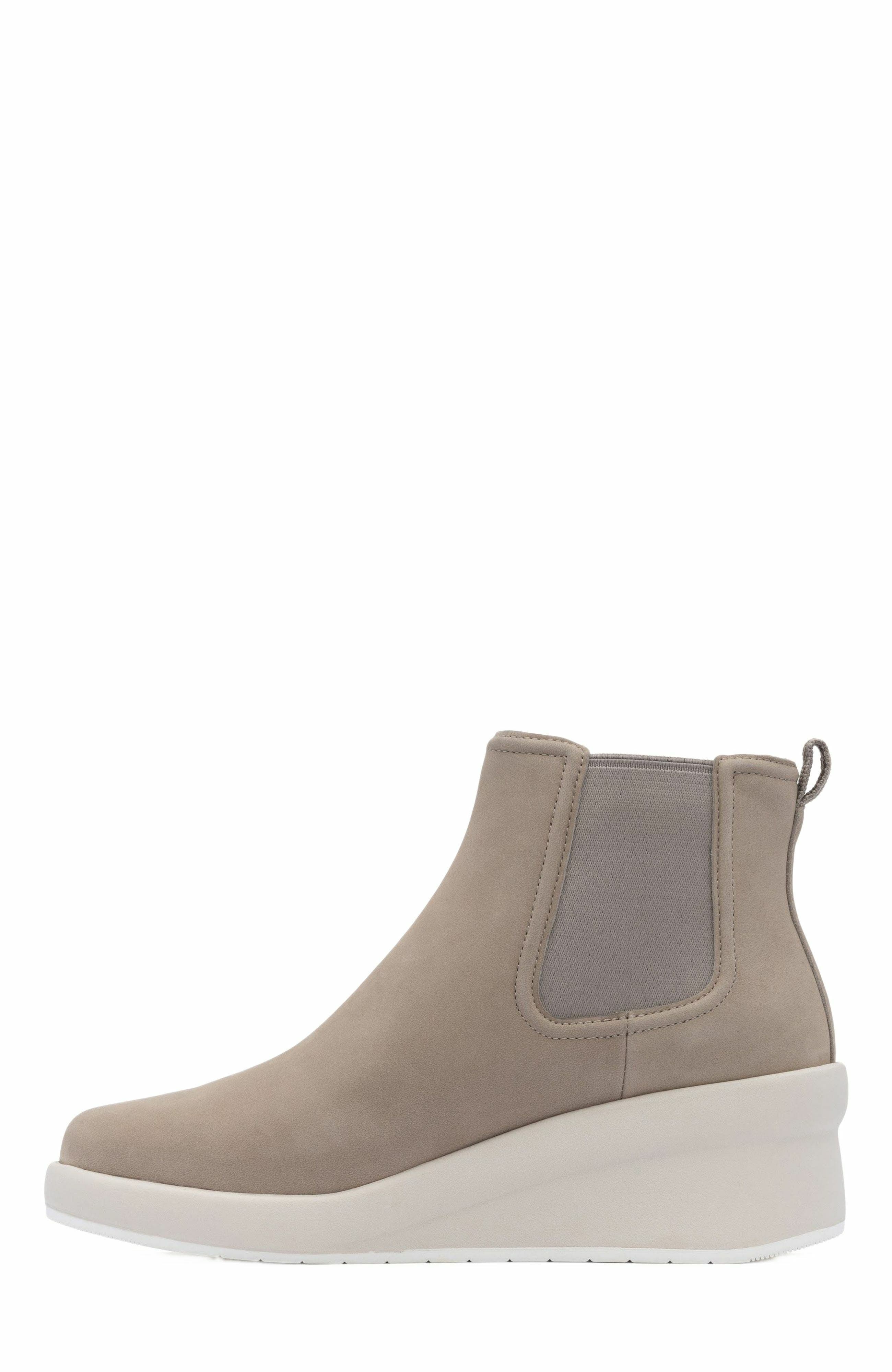 Passage Chelsea Boot, Alternate, color, Tan - Metatarsal