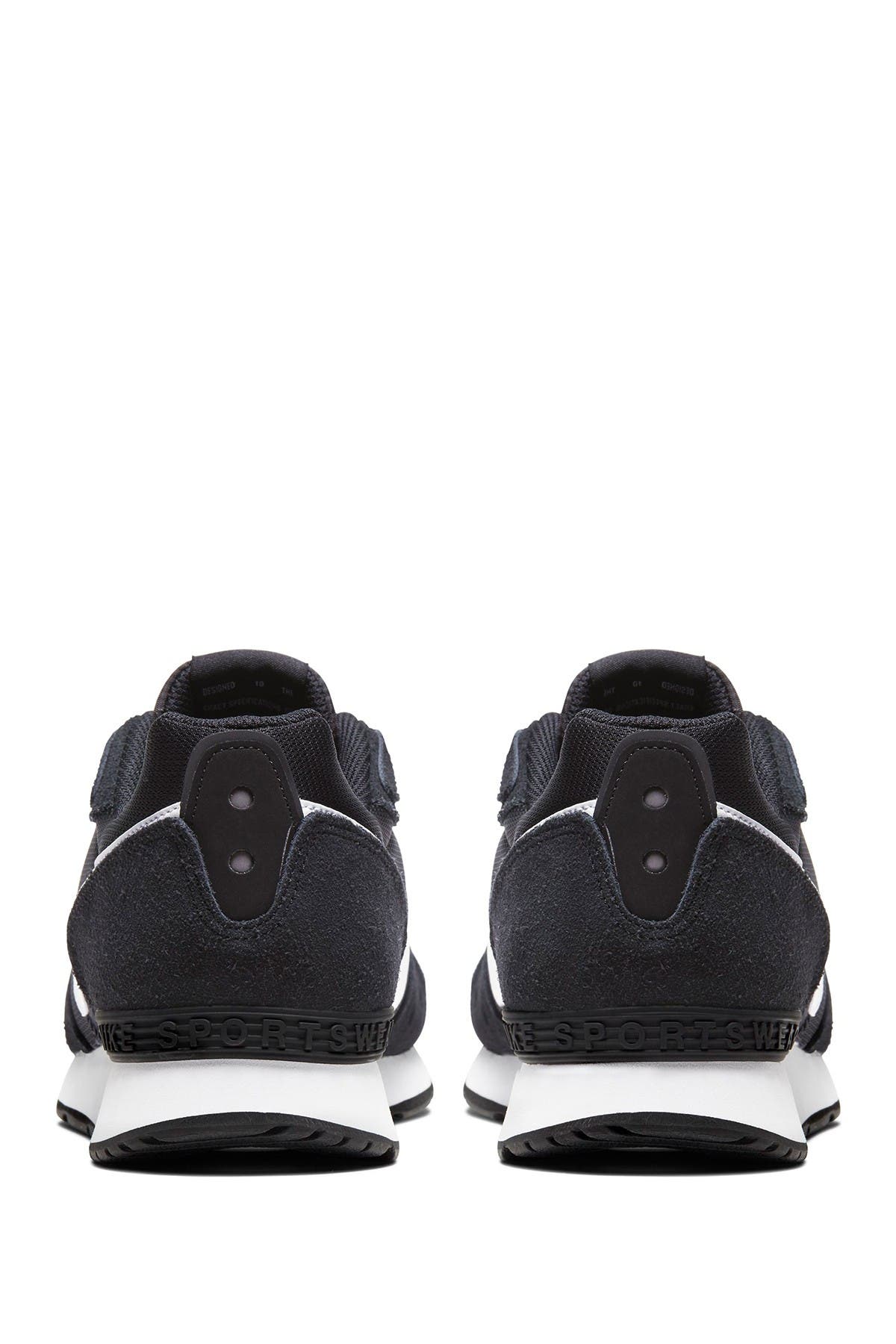 Nike Venture Runner Sneaker, Alternate, color, 