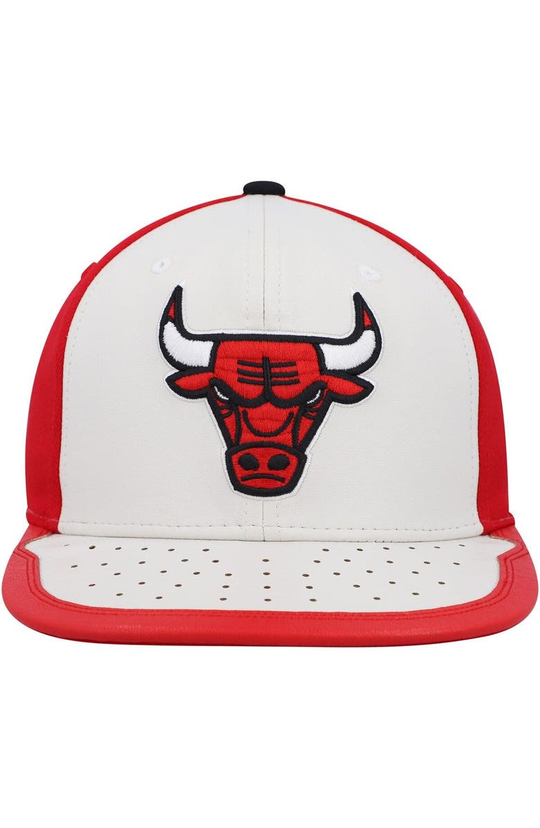 Mitchell & Ness Men's Mitchell & Ness White/Red Chicago Bulls Day One Snapback Hat, Alternate, color, White
