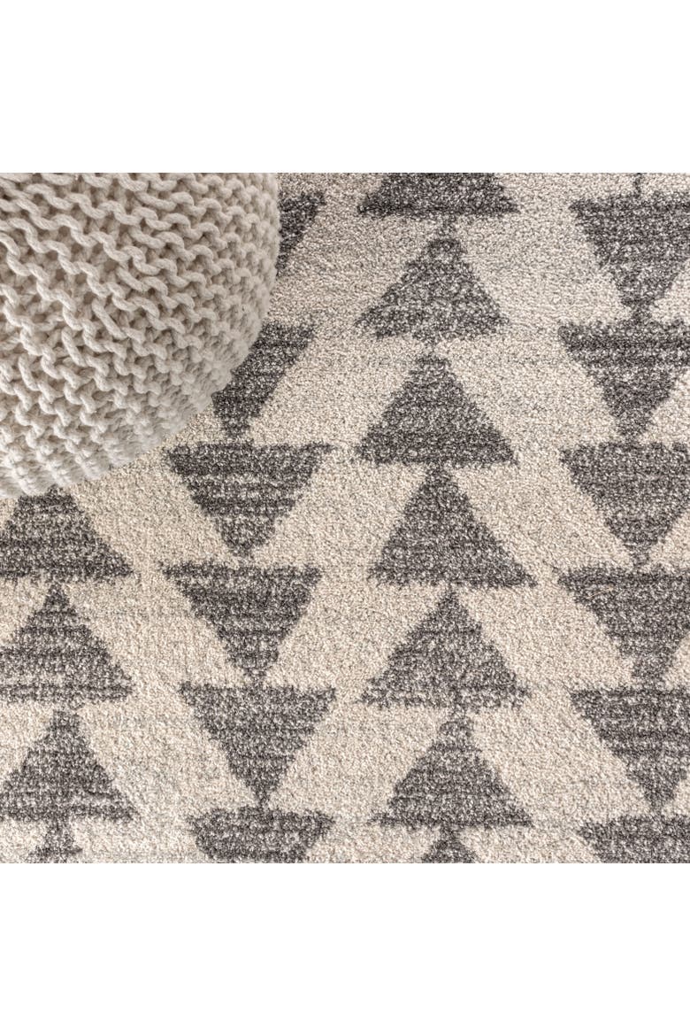Aisha Moroccan Triangle Geometric Round Area Rug, Alternate, color, Cream/Gray