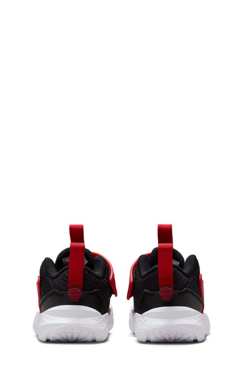 Nike Kids' Team Hustle D 12 Basketball Sneaker