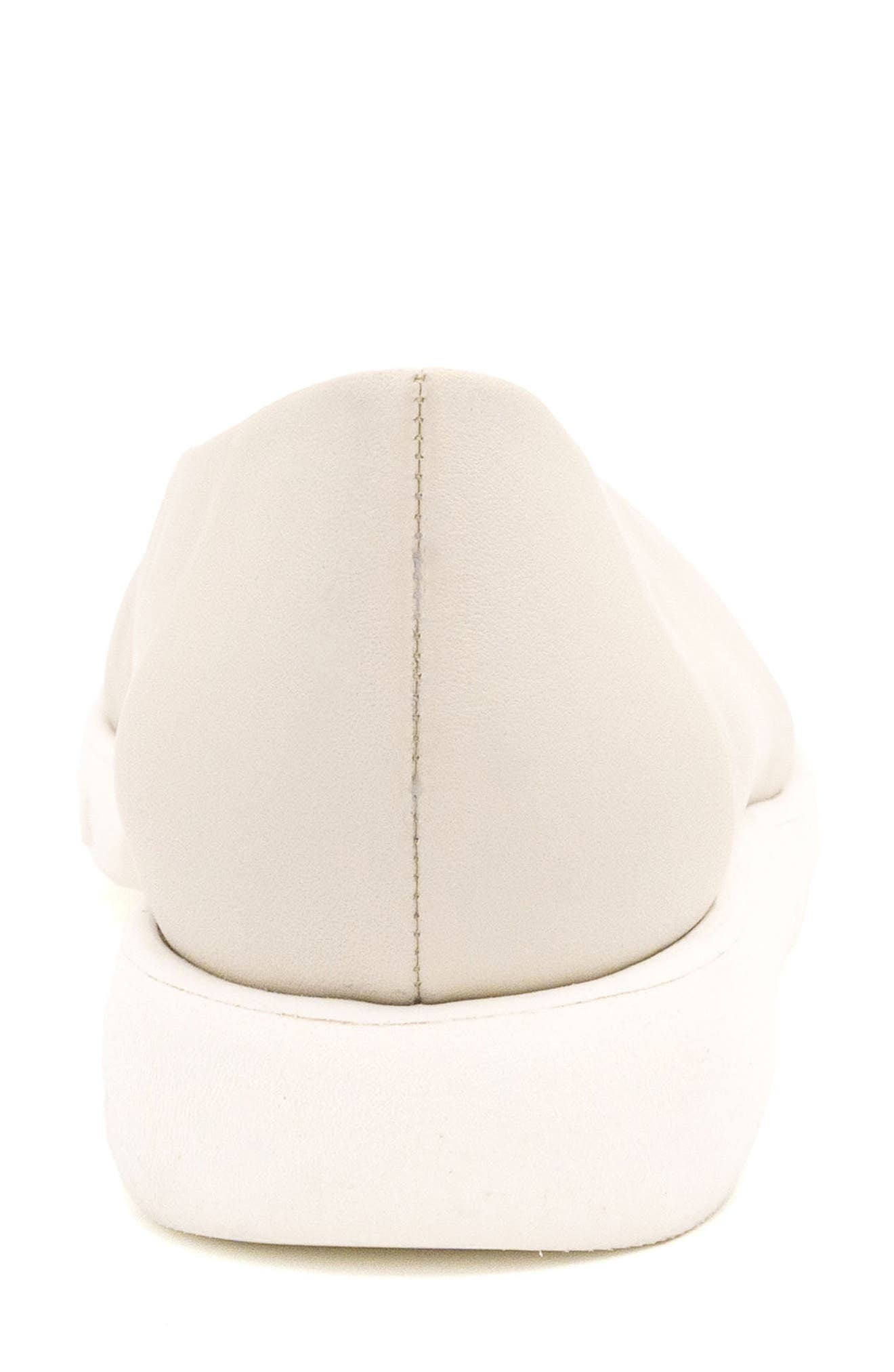 Amalfi by Rangoni Estate Flat, Alternate, color, Off White Vaport