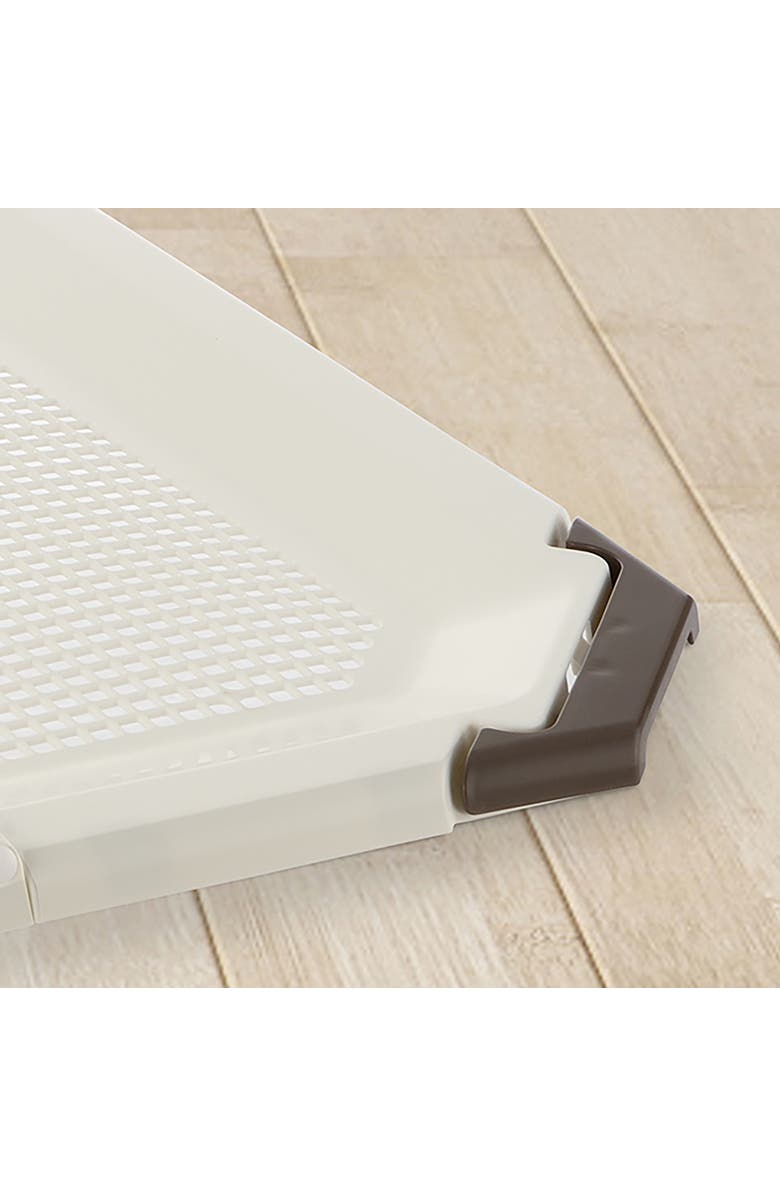 Richell PAW TRAX Mesh Potty Holder in Brown, Alternate, color, Multicolored