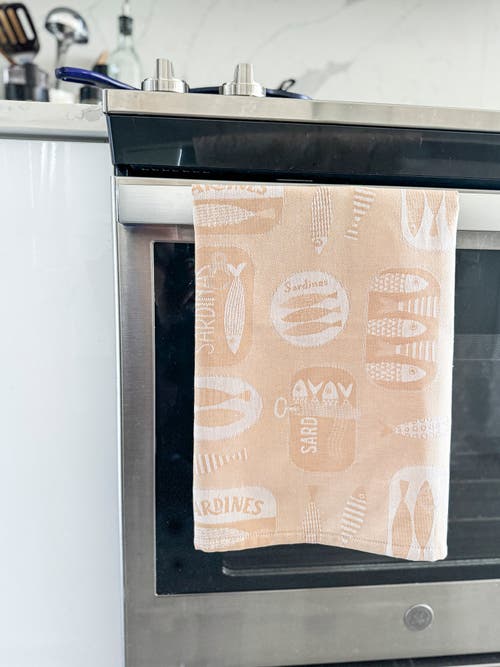 Anaya Simply Sardines Kitchen Towels In Sangria Red