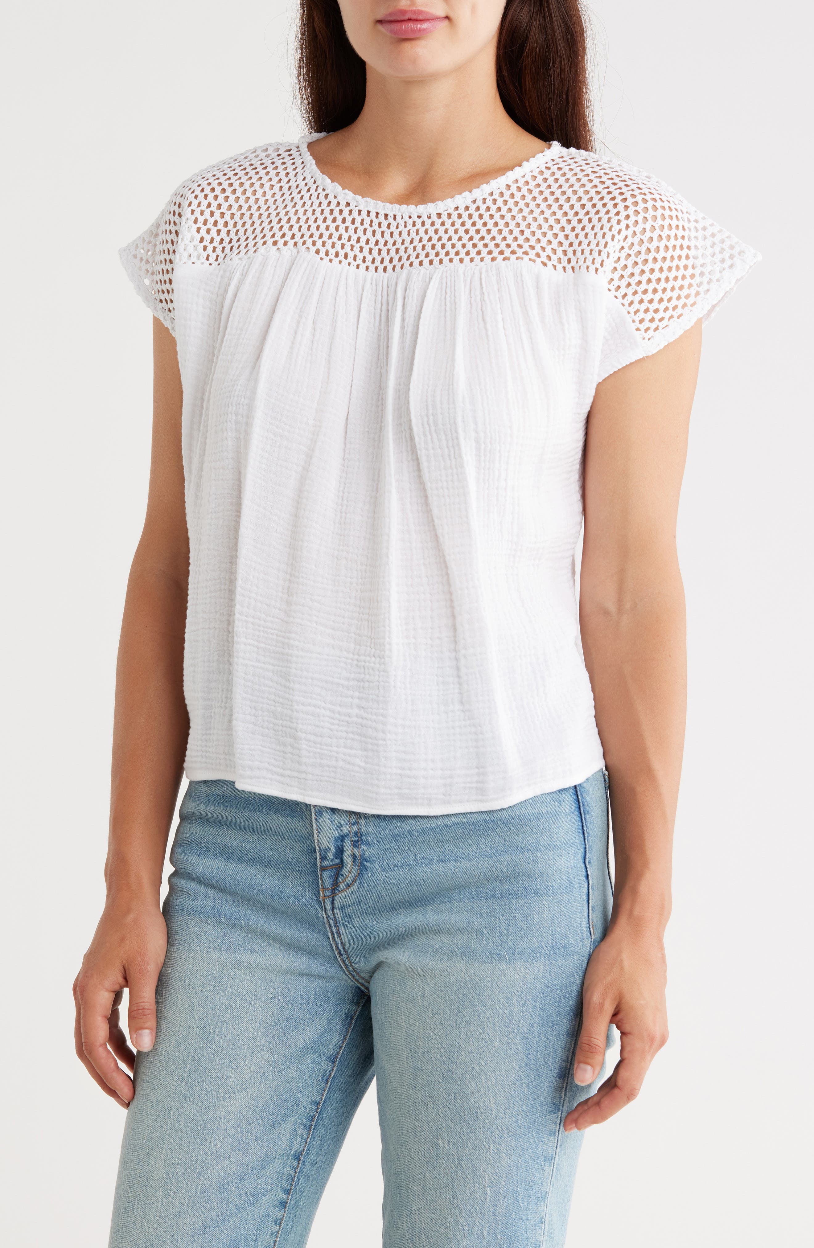 CHELSEA AND THEODORE Open Stitch Short Sleeve Top