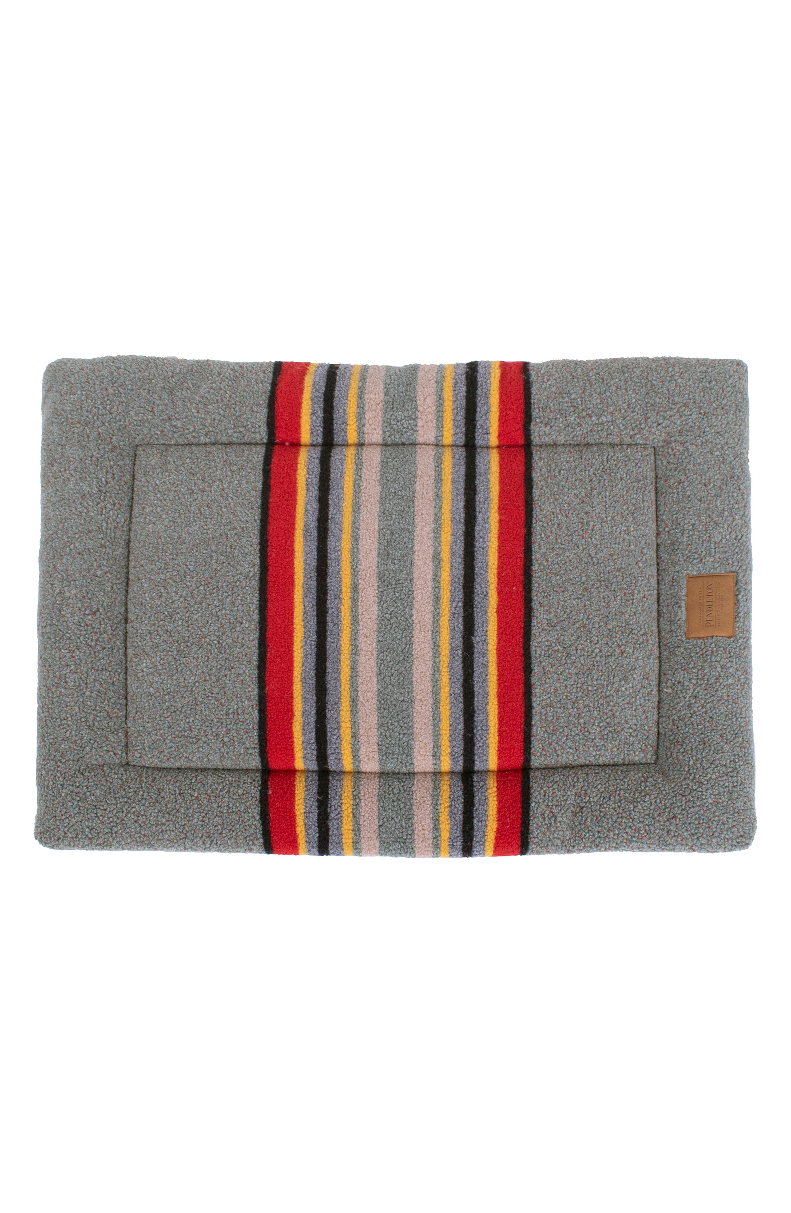 Pendleton Vintage Camp Pet Comfort Cushion in Heather Green 