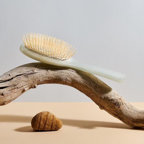 Acca Kappa Eye Oval Pom Pin Brush In White